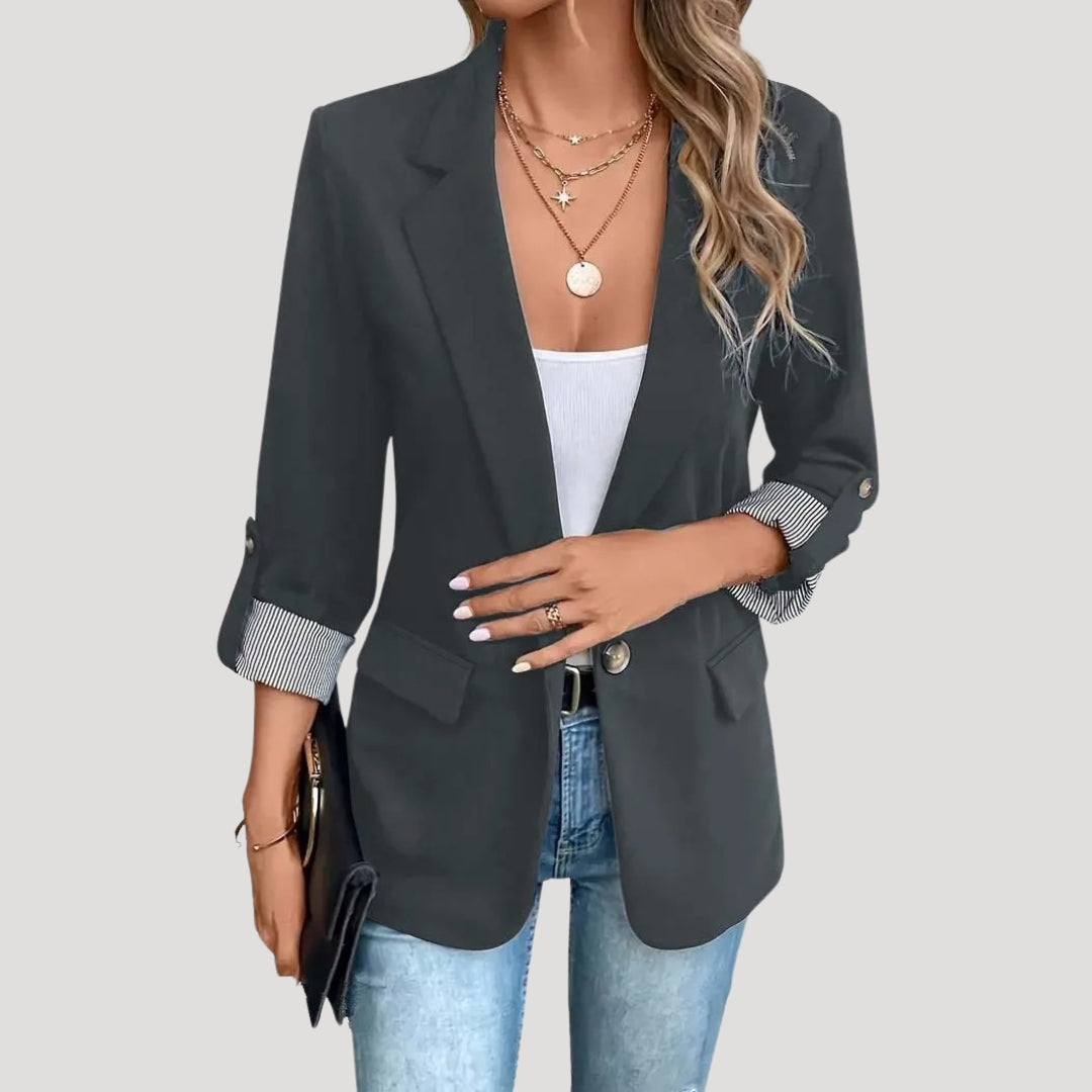 Women's blazer with a tailored fit and rolled-up sleeves